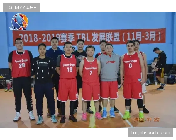 篮球换人规则解析：教练如何把握时机与球员轮转策略？